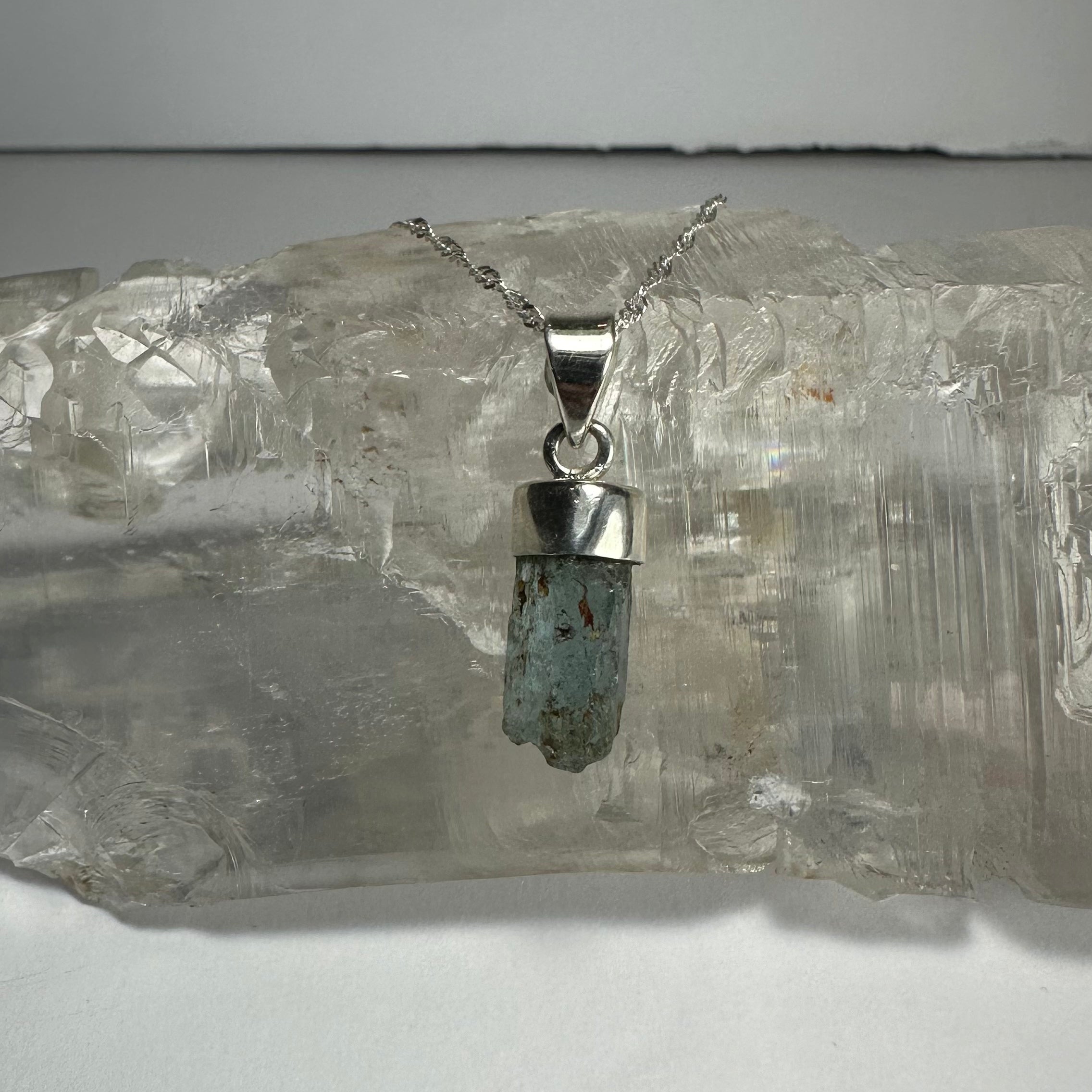 Natural Aquamarine Beryl Pendnat